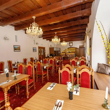 Rozmbersky Dvur Ξενοδοχείο 4*