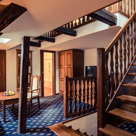 Rozmbersky Dvur Hotel Český Krumlov