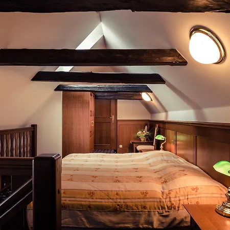 Rozmbersky Dvur Český Krumlov