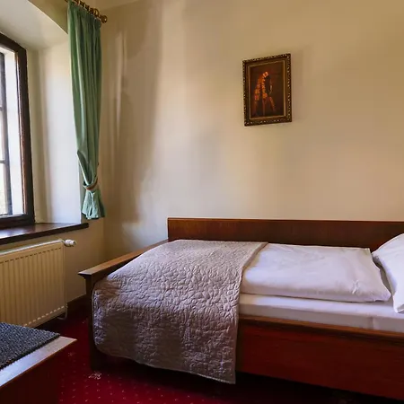 Rozmbersky Dvur Hotel Český Krumlov