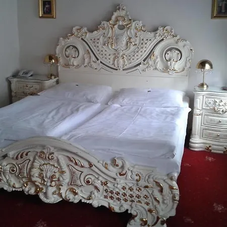 Rozmbersky Dvur 4* Český Krumlov