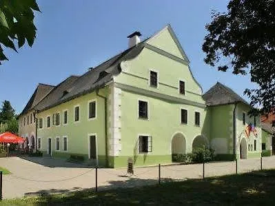 Rozmbersky Dvur 4* Český Krumlov