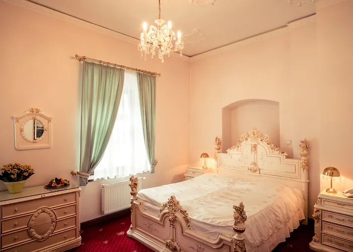 Rozmbersky Dvur Český Krumlov