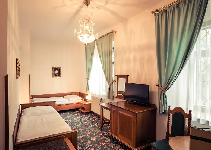 Rozmbersky Dvur Hotel Český Krumlov