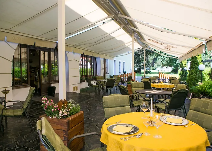 Rozmbersky Dvur Český Krumlov