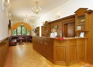 Rozmbersky Dvur Hotel Český Krumlov
